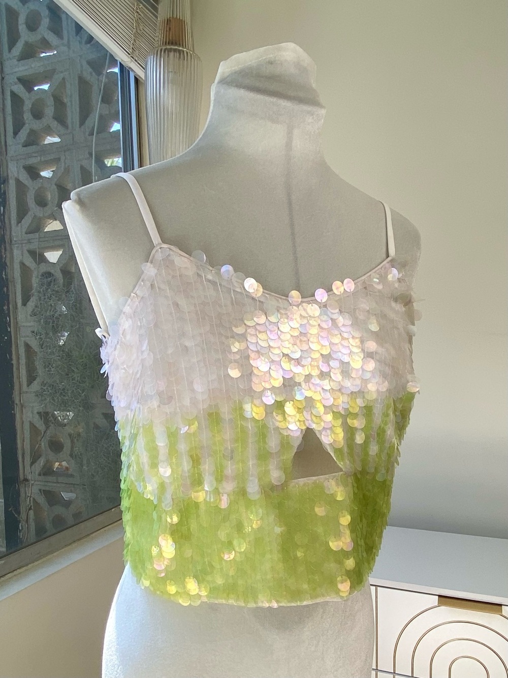 Walter Baker NWT Ombré Sequin Sloane Crop Top in Lime Size M - Picture 4 of 10
